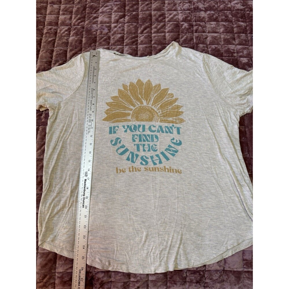 Maurices Women’s 1X Be the Sunshine Sunflower Graphic Tee Beige Plus Size - Picture 6 of 9